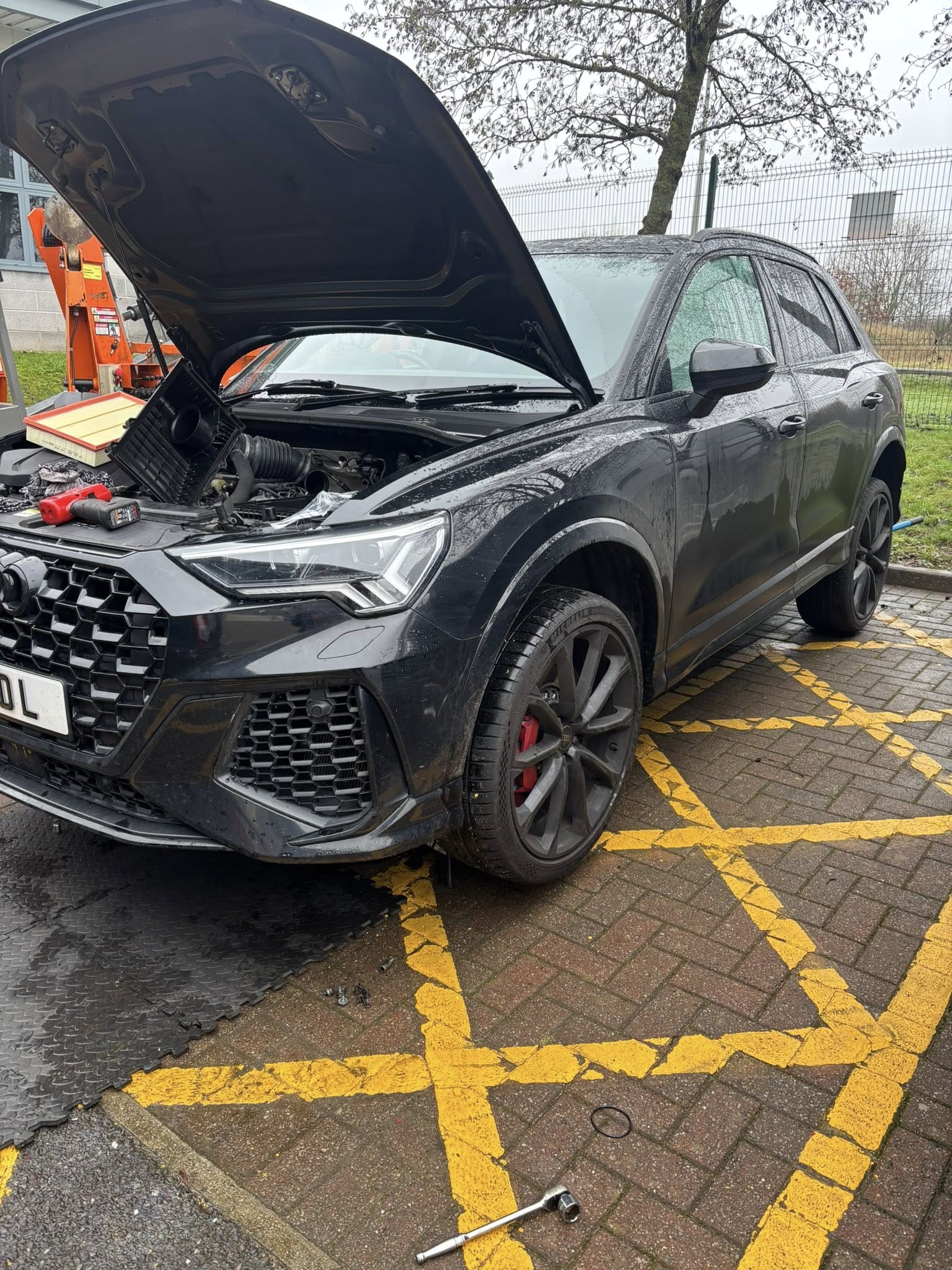 Audi vehicle maintenance work