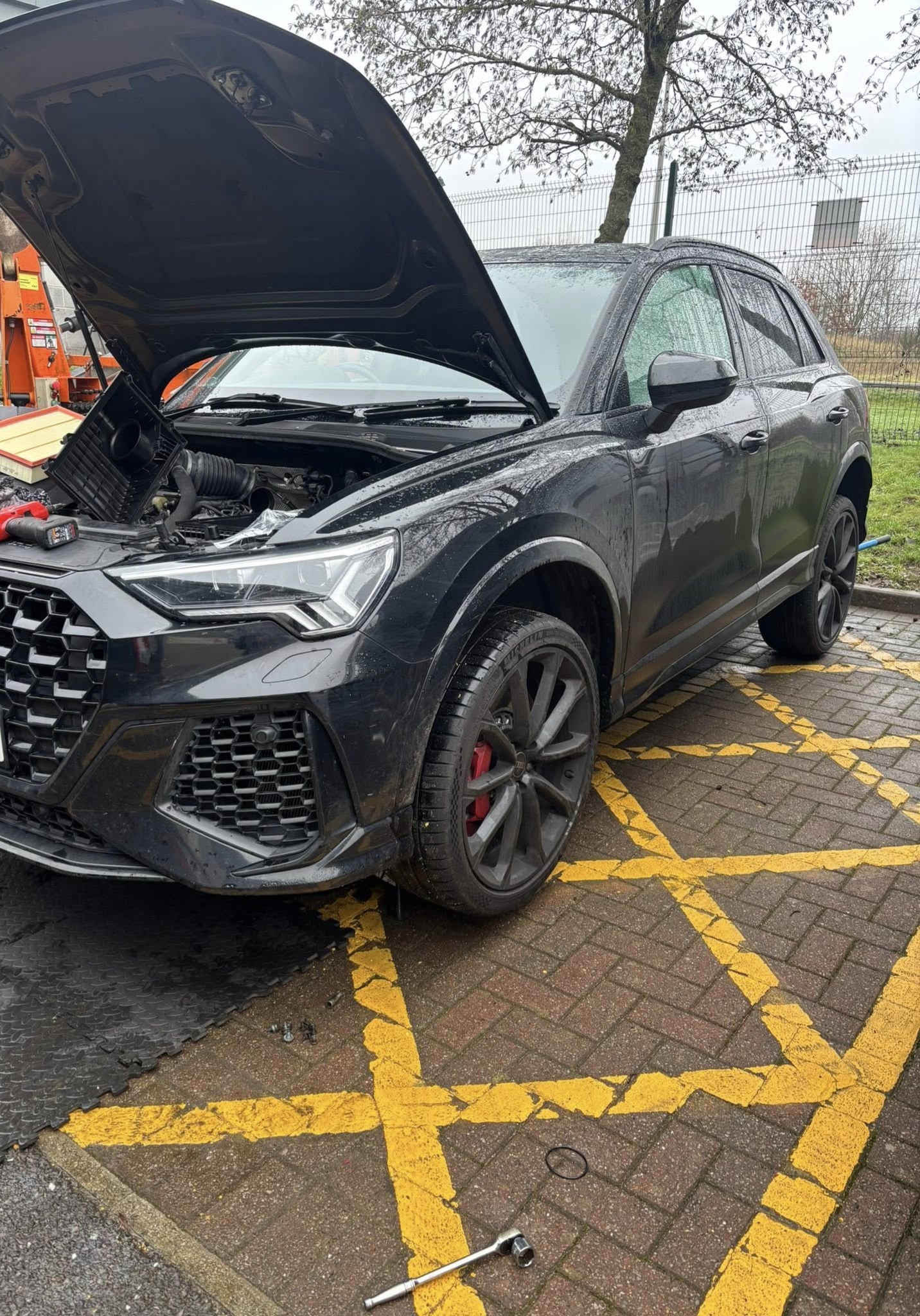 Vehicle servicing work